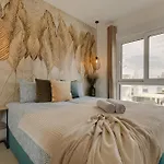 アパート Enora Garden Quesada 16 *